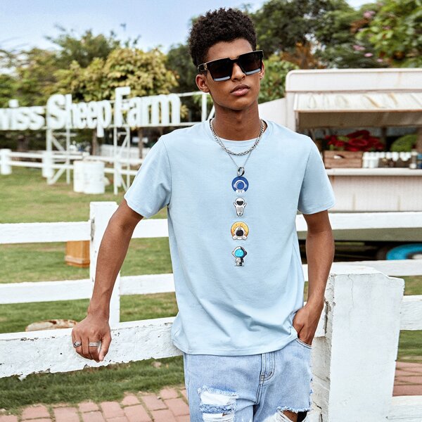 

Men Cartoon Astronaut Print Tee, Baby blue