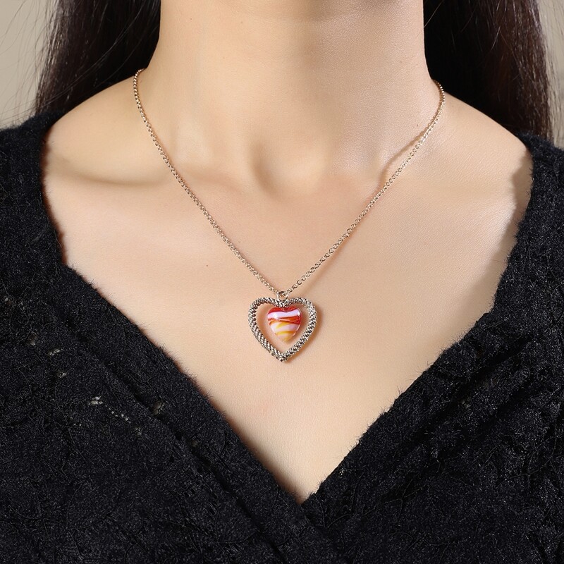 

Heart Design Pendant Necklace, Multicolor