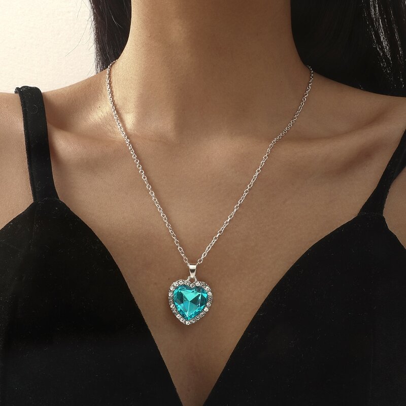 

Rhinestone Heart Pendant Necklace, Baby blue