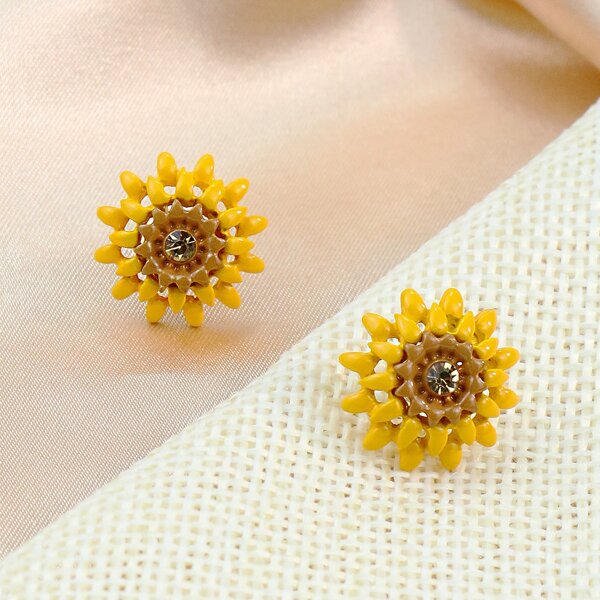 

Flower Design Stud Earrings, Multicolor