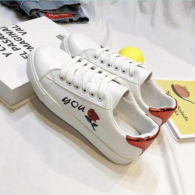 

Rose Lace-up Skate Shoes, White