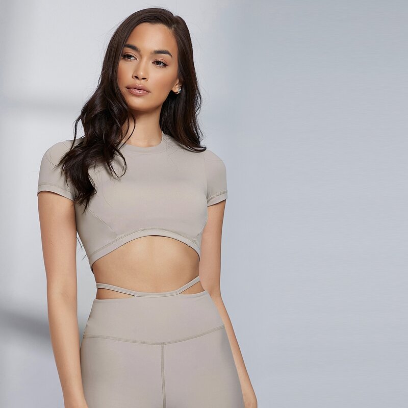 

Form Fitted Solid Crop Sports Tee, Light grey