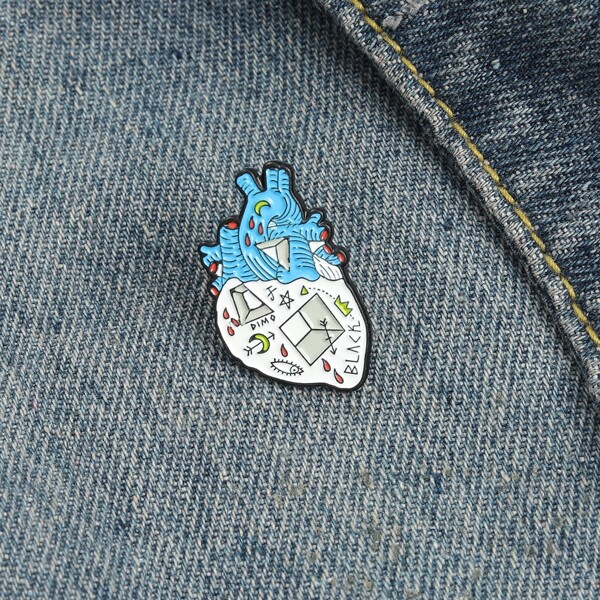 

Heart Organ Design Brooch, Multicolor