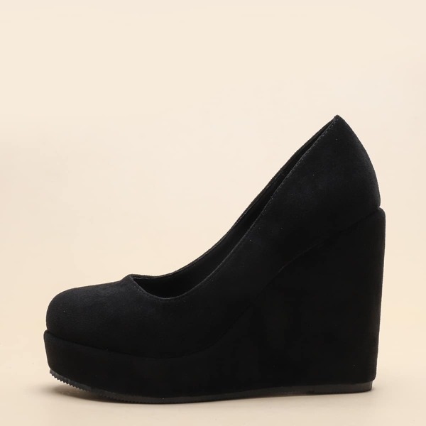 

Minimalist Court Wedges, Black
