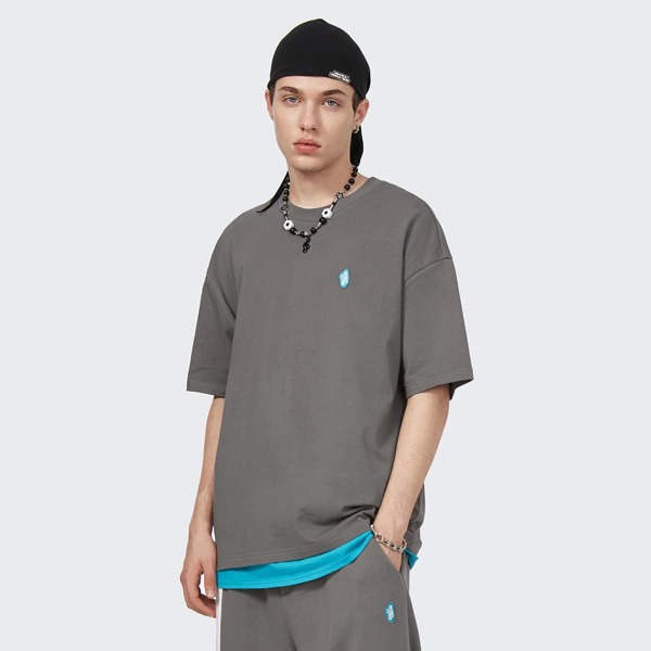 

Men Embroidery Detail Drop Shoulder Tee, Dark grey
