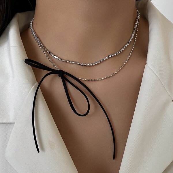 

Bow & Rhinestone Decor Necklace, Silver