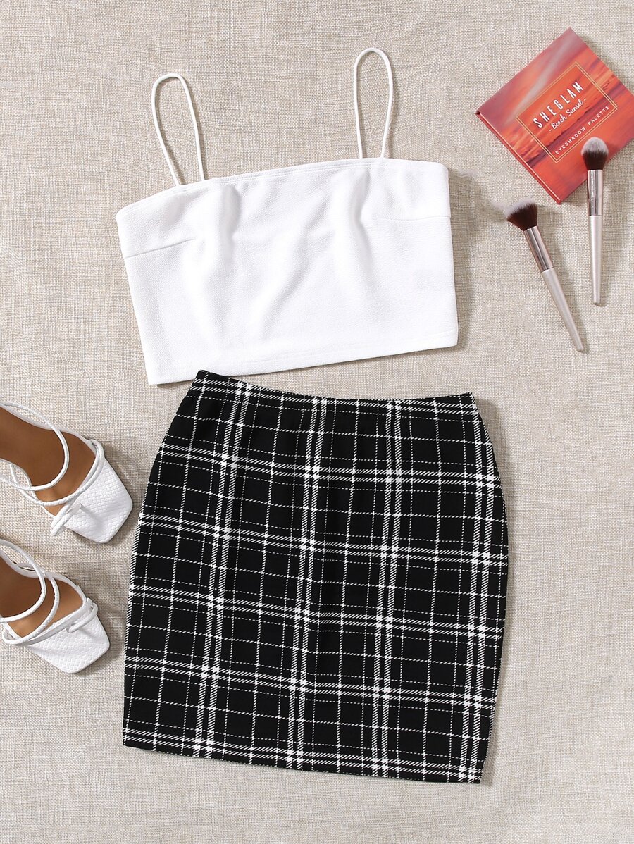 SHEIN EZwear 素色短版吊帶上衣和格紋半身裙套裝 - 黑與白 - 查看 1