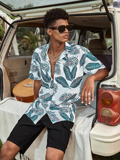 Manfinity Men Tropical Print Button Through Shirt
