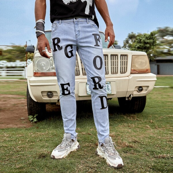 

Men Letter Patched Tapered Jeans, Light wash