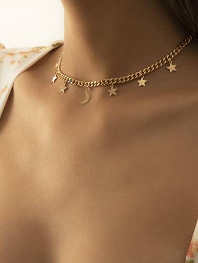 عقدة عنق بتعليقة نجمة قمر