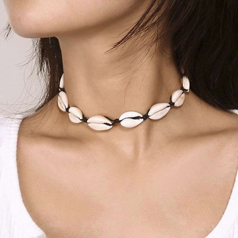 

Shell Decor Choker, Black