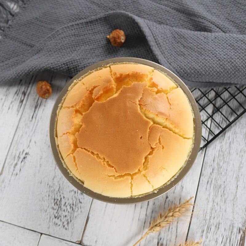 

1pc Round Cake Mold, Gold
