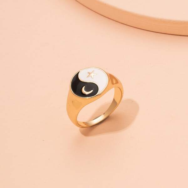 

Yin & Yang Design Ring, Gold