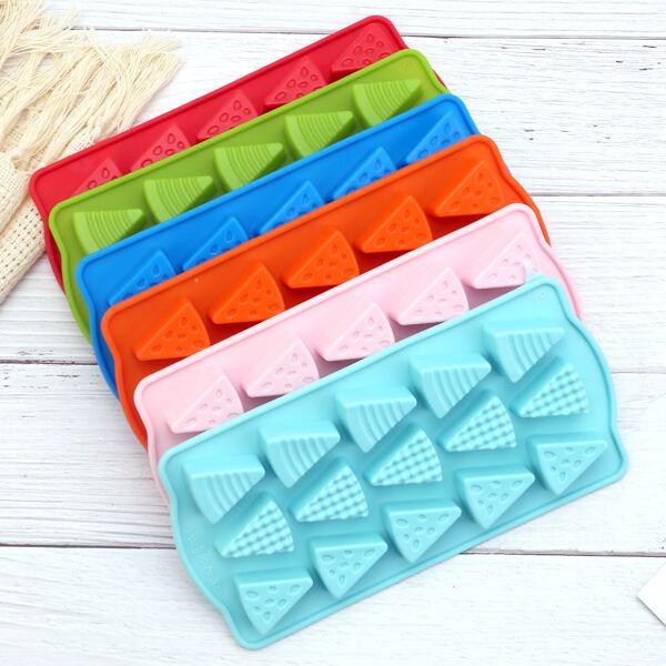 

1pc Triangle Random Color Silicone Mold, Purple