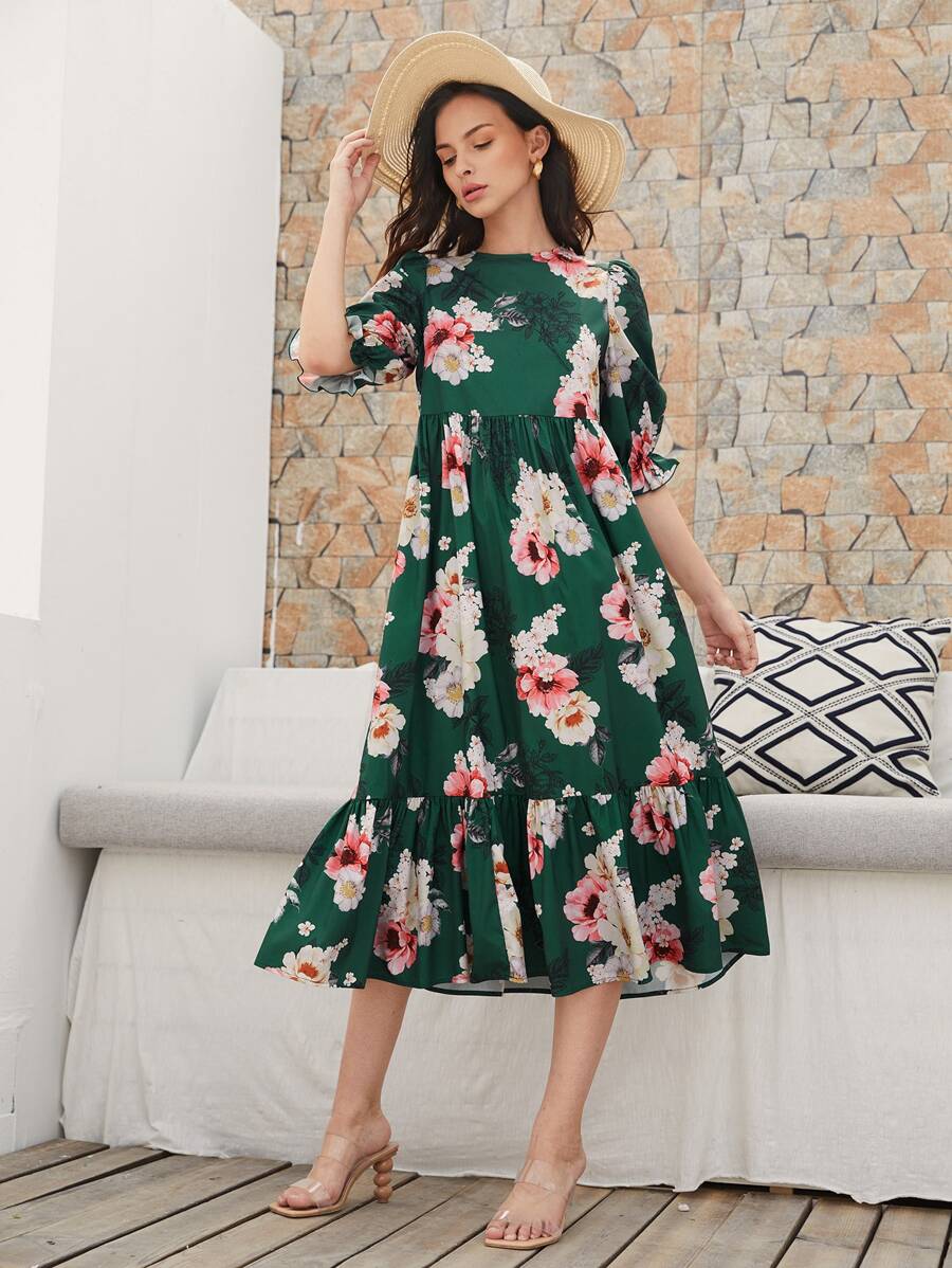 SHEIN فستان سموك بطباعة زهر وبحافة مكشكش