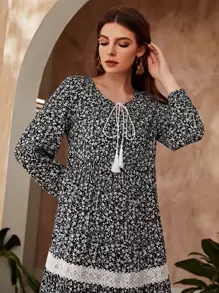 Al Najma 小碎花圖案蕾絲面流蘇繫帶娃娃裙