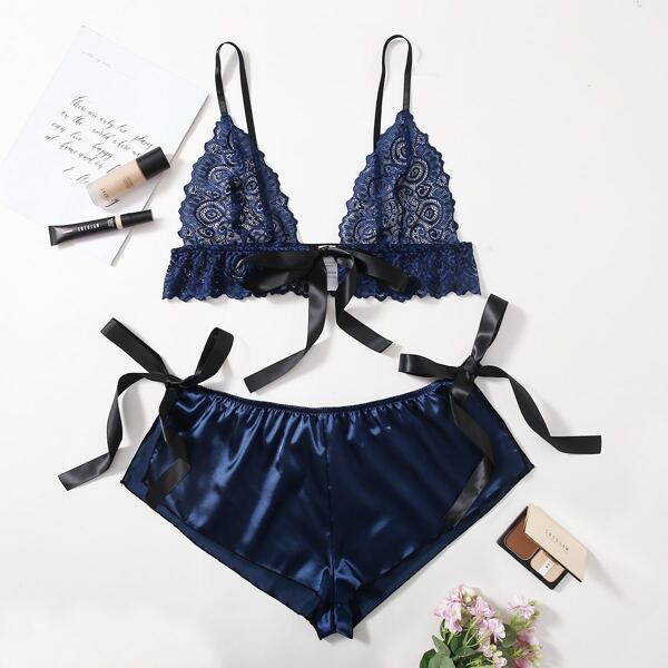 

Plus Floral Lace Bralette With Satin Shorts, Navy blue