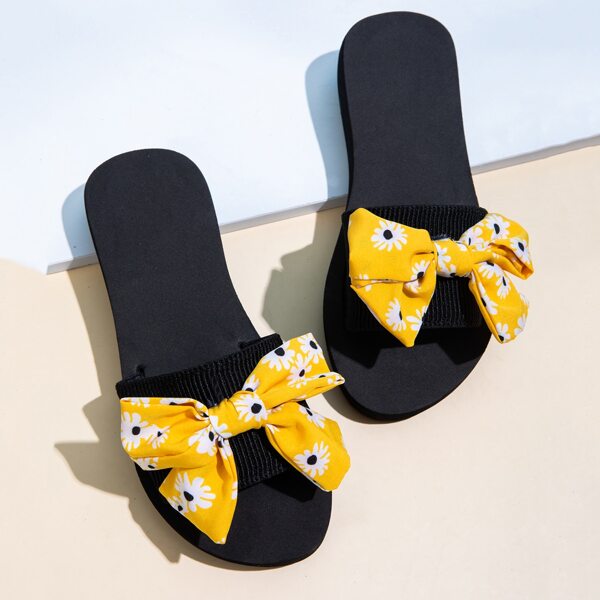 

Daisy Print Bow Decor Slides, Yellow