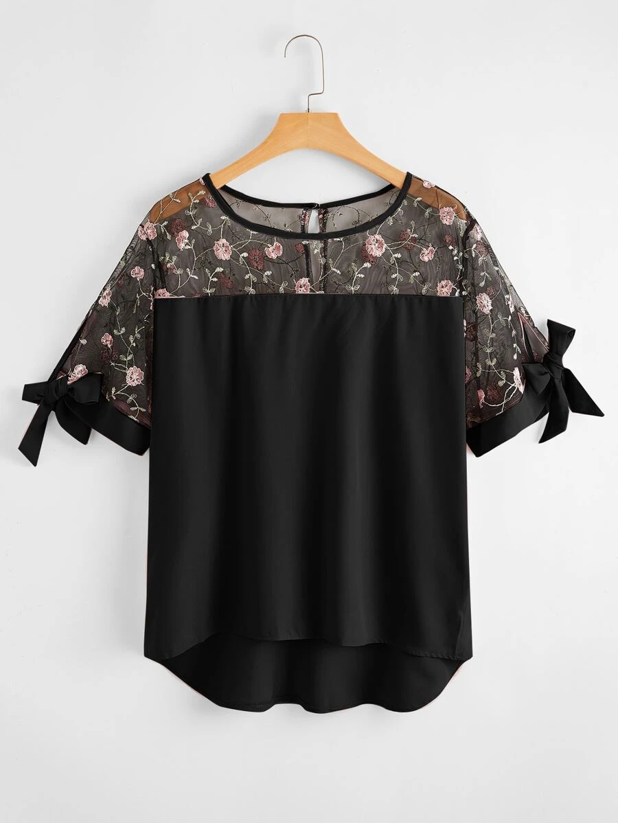 Camisa de puño con nudo con malla con bordado