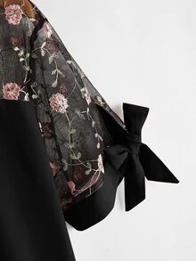 Camisa de puño con nudo con malla con bordado