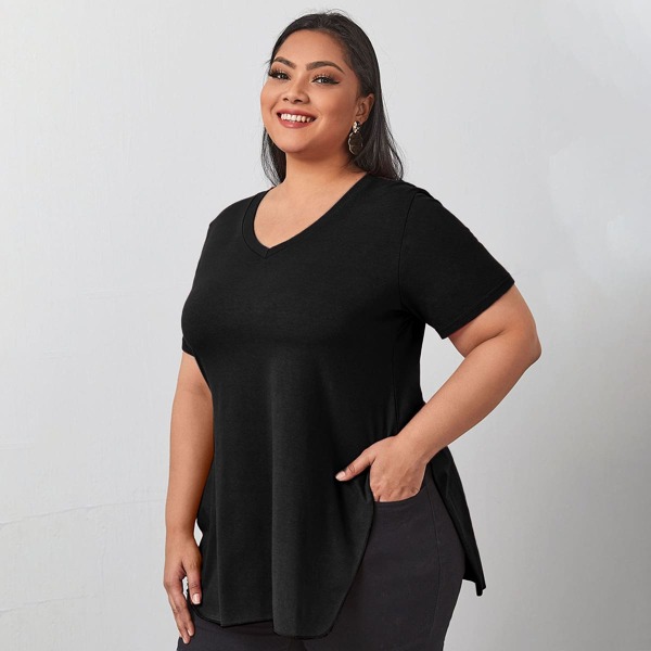 

Plus V-neck Split Hem Solid Tee, Black