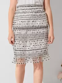 SHEIN 女孩打褶腰抽褶細節提花網紗半身裙 - 黑與白 - 查看 1