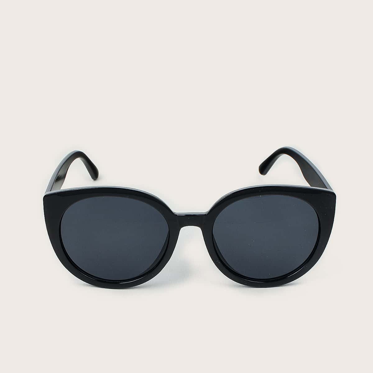 

Cat Eye Sunglasses