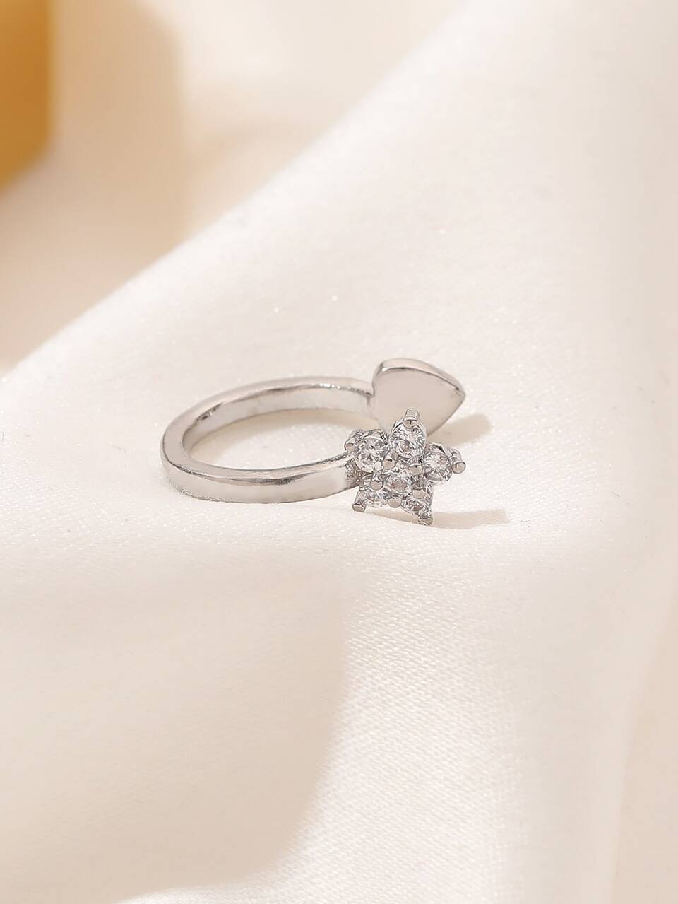 1pc Rhinestone Decor Ear Cuff