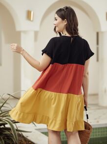 Vestido smock bajo con fruncido con costura