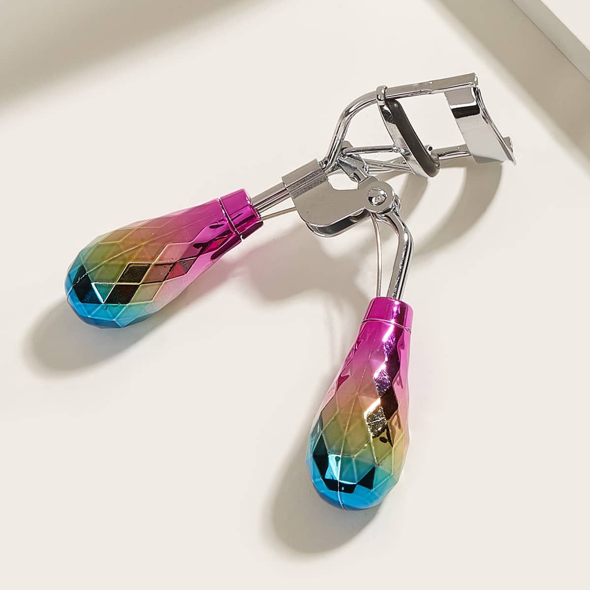 

Ombre Handle Eyelash Curler, Hot pink
