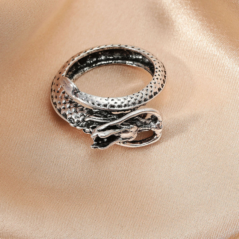 

Chinese Dragon Design Ring, Antique silver