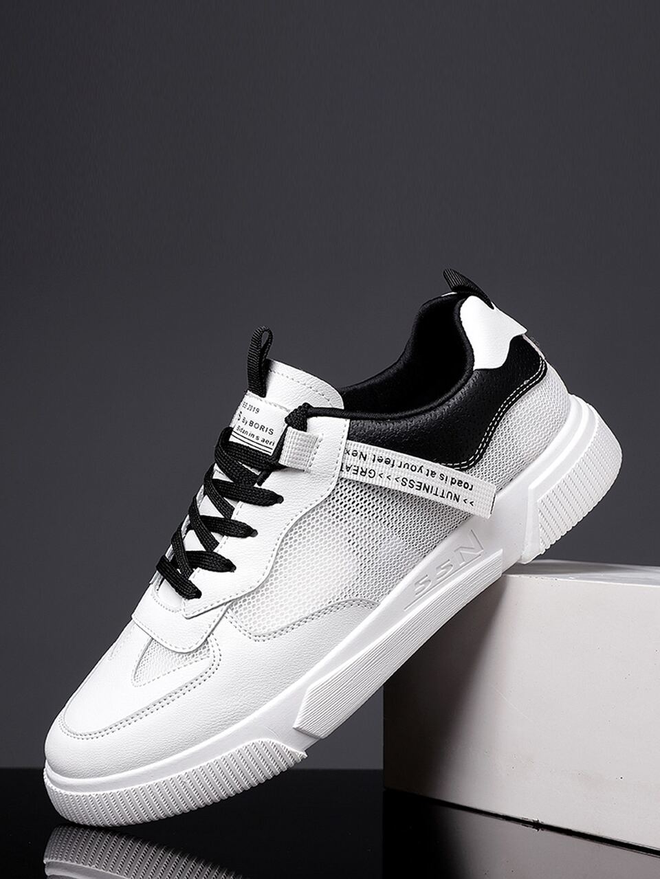 Men Letter Tape Decor Mesh Sneakers