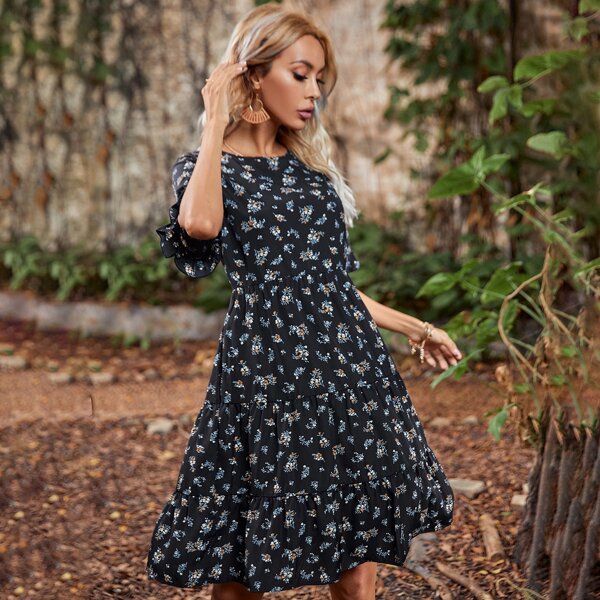 

Ruffle Hem Floral Print Dress, Black