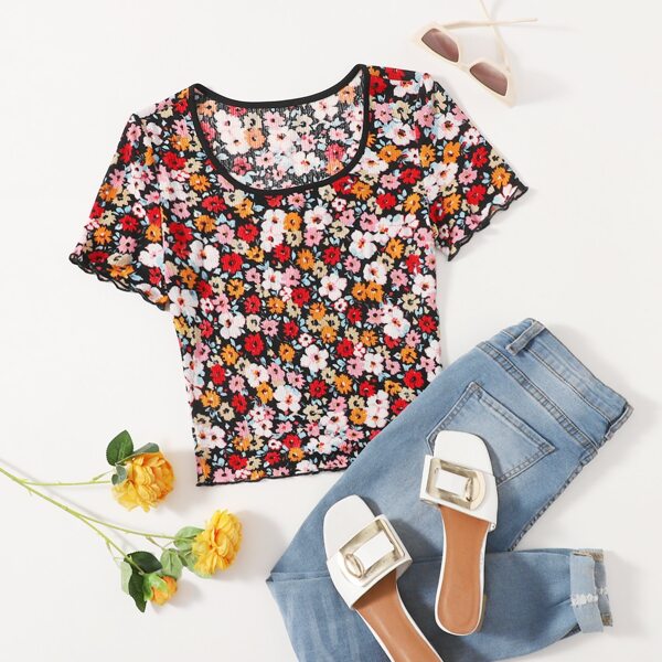

Allover Floral Scoop Neck Lettuce Trim Tee, Multicolor