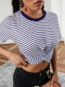 Camiseta corta bajo girante de rayas - Azul y blanco - Ver 4