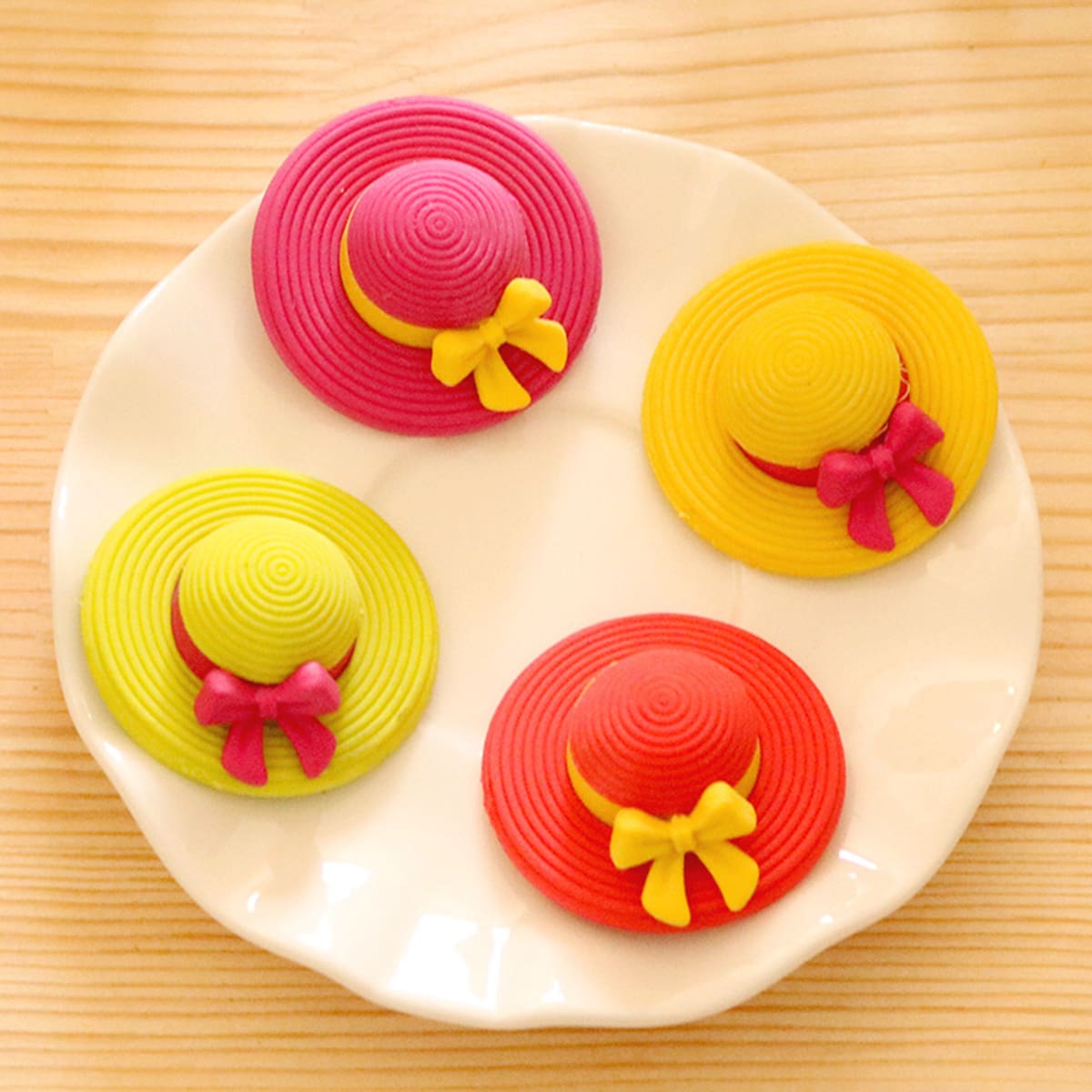 

1pc Hat Shaped Random Eraser, Multicolor