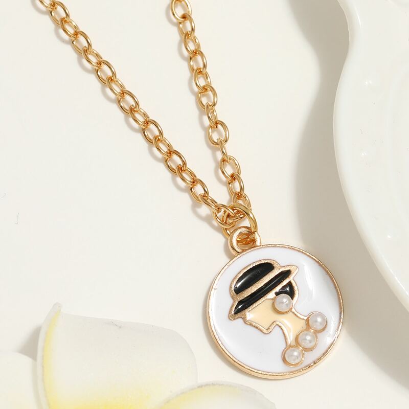

1pc Round Pendant Chain Necklace, Gold