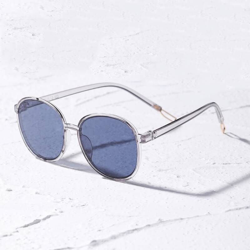 

Round Frame Sunglasses