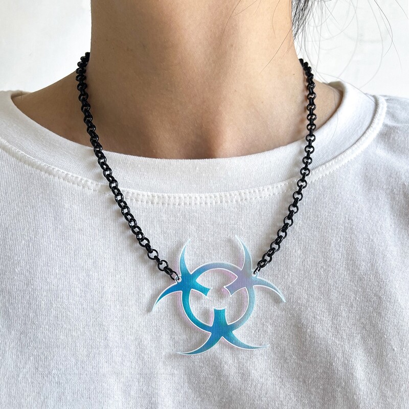 1pc Holographic Charm Necklace, Black