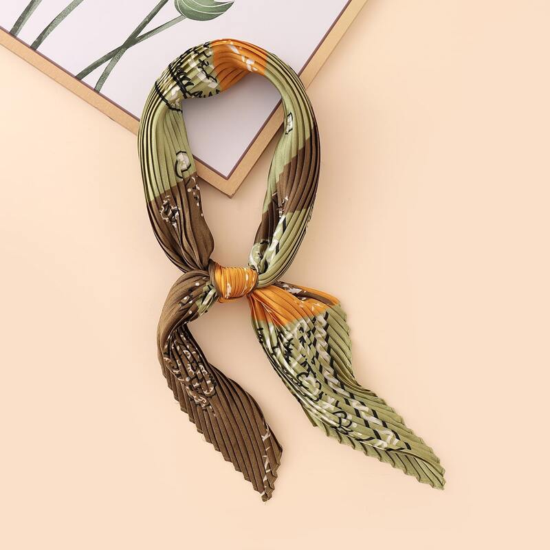 

Plants Pleated Bandana, Multicolor