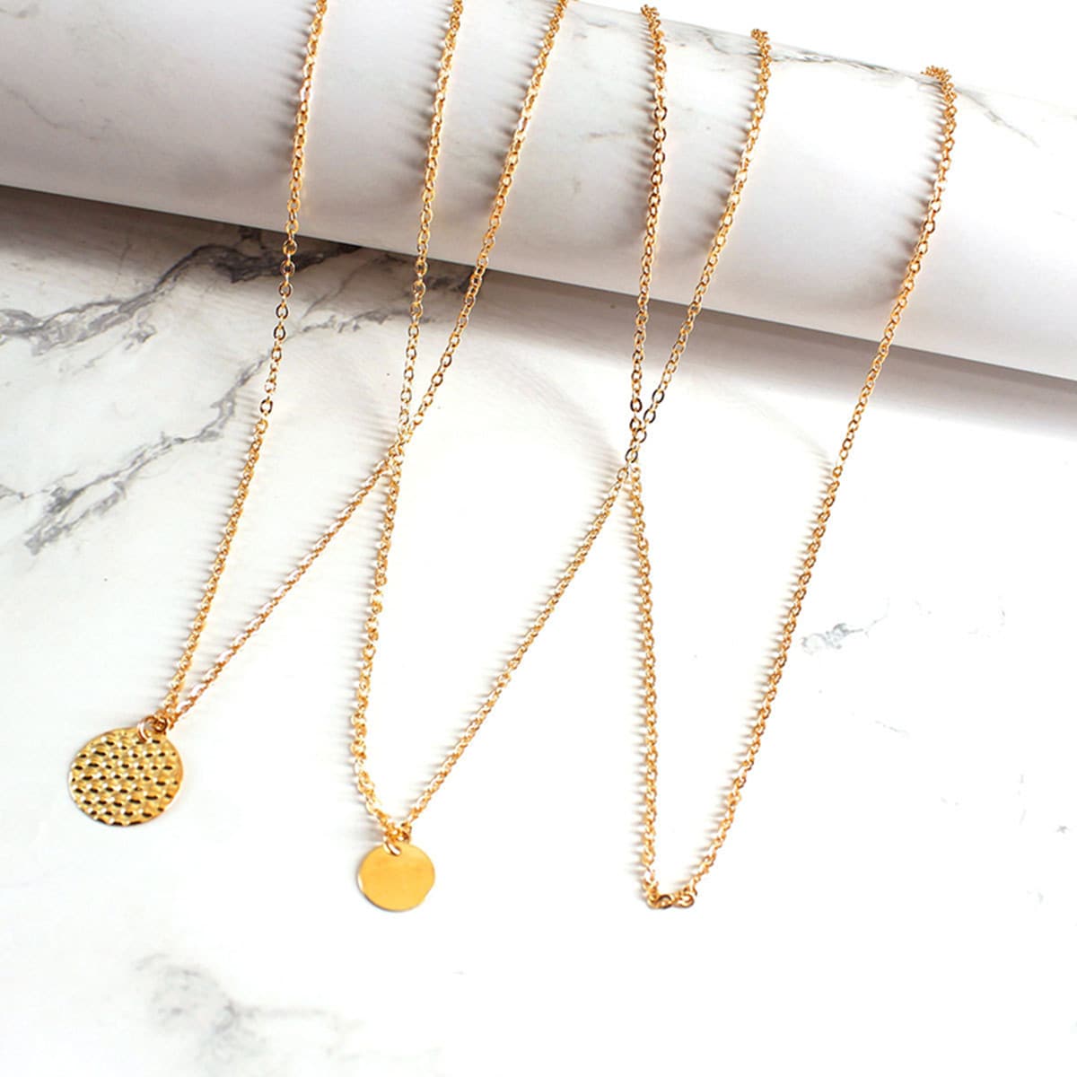 

1pc Round Disc Pendant Layered Necklace, Gold