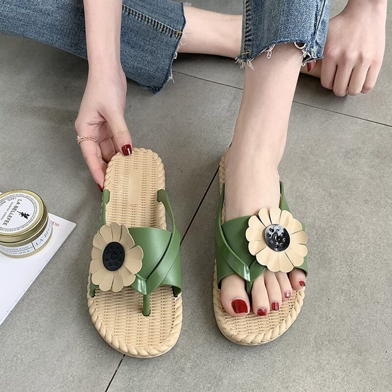 

Floral Applique Toe Post Slide Sandals, Green