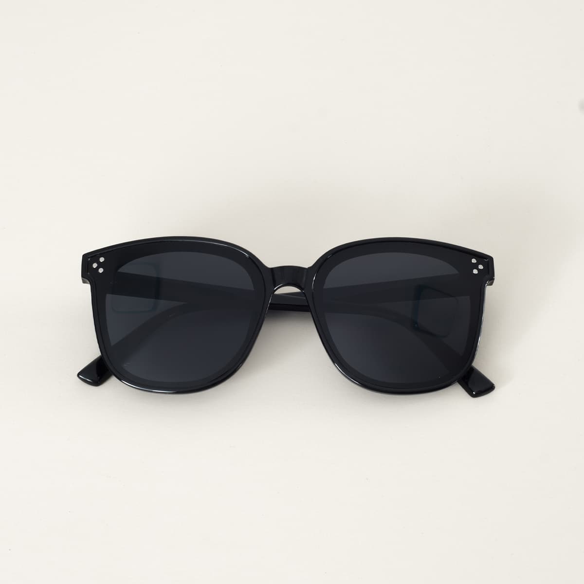 

Square Frame Sunglasses