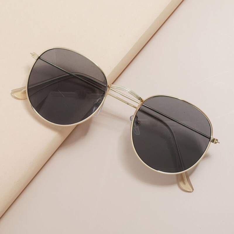 

Round Frame Sunglasses