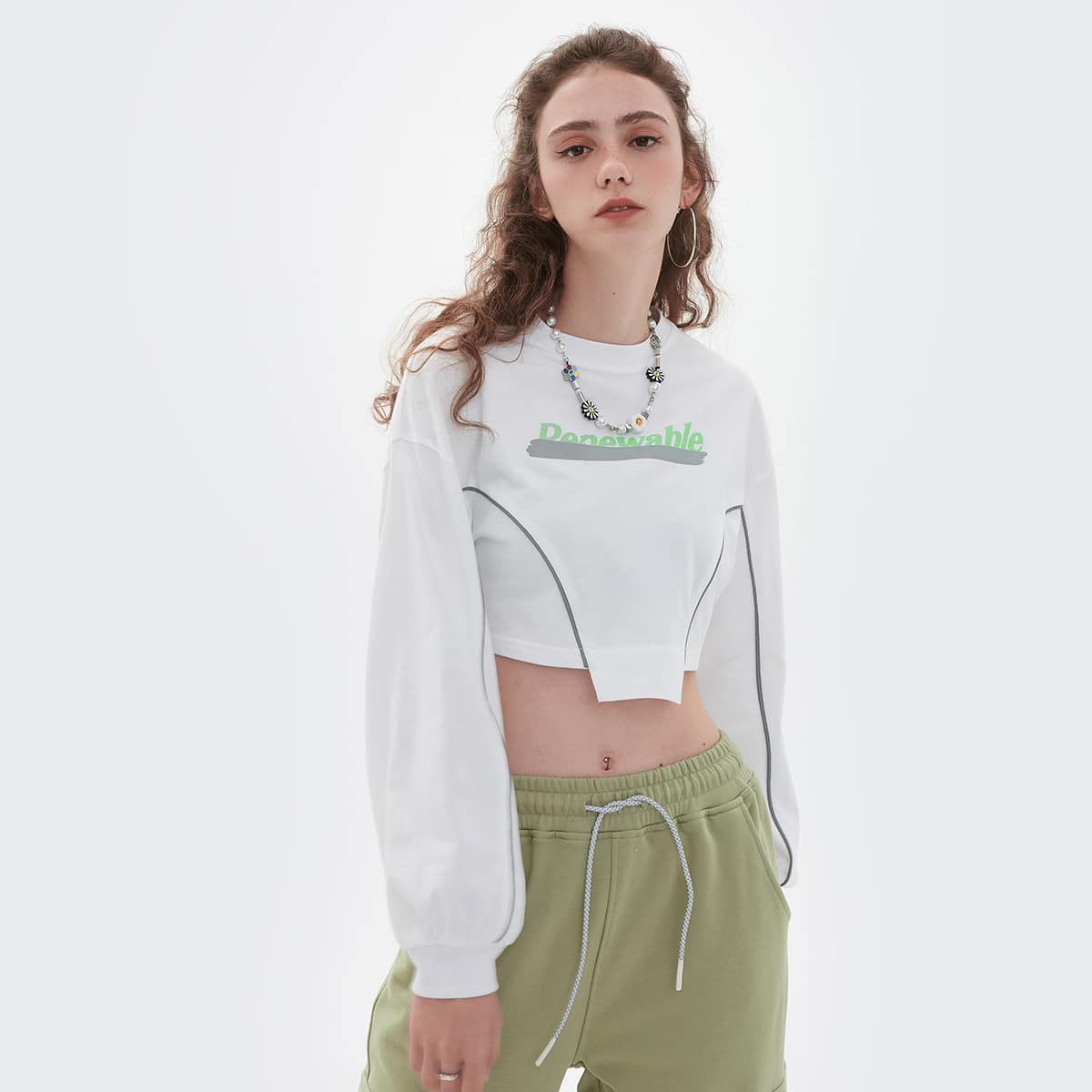 

Letter Graphic Contrast Binding Sweatshirt, White