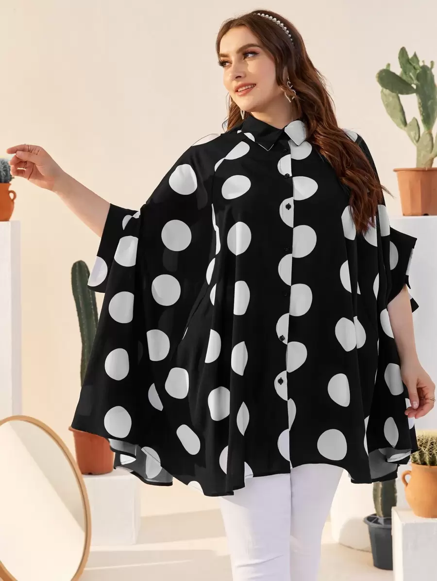 EMERY ROSE قميص بنقاط بولكا وباكمام جناح خفاش بأزرار امامي مقاس كبير
