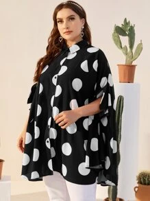 EMERY ROSE قميص بنقاط بولكا وباكمام جناح خفاش بأزرار امامي مقاس كبير