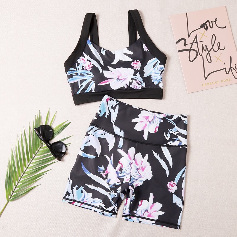 

Floral Print Sports Bra & Biker Shorts, Multicolor