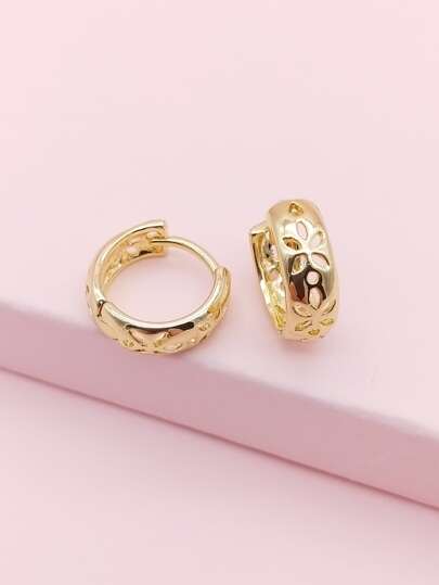 1 Pair Hollow Plum Blossom Copper Hoop Earrings, Minimalist & Fashionable