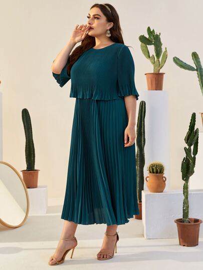 فستان سادة بكسرات وأكمام مكشكشة مقاس كبير